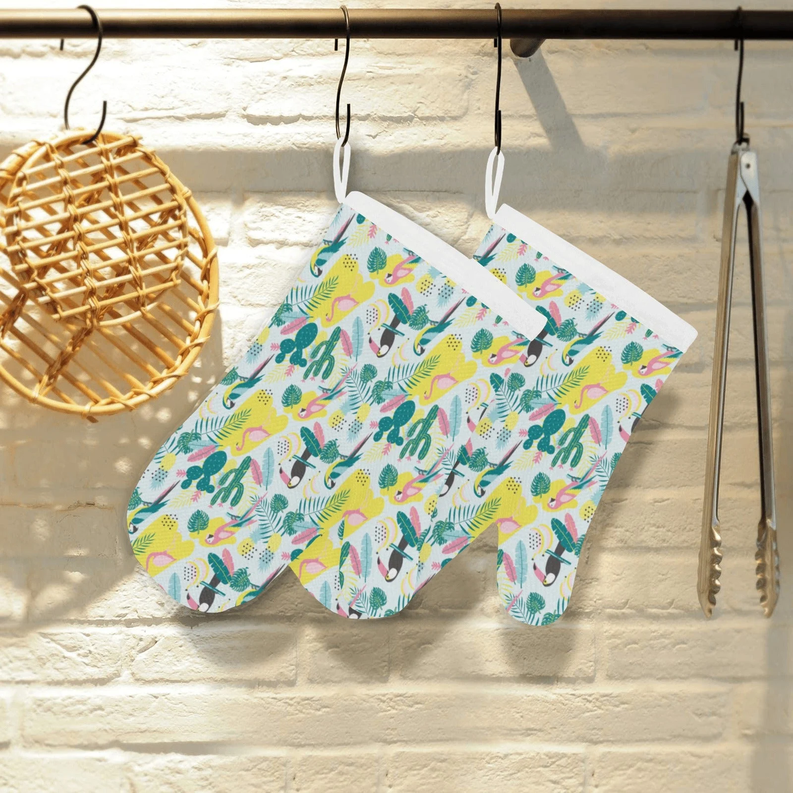 Cute Parrot Toucan Flamingo Cactus Exotic Leaves Heat Resistant Oven Mitts Pot Holders Set Cute Parrot Toucan Flamingo Cactus Exotic Leaves Heat Resistant Oven Mitts Pot Holders Set