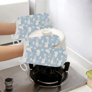 Cute Polar Bears Christmas Decoration Pattern Heat Resistant Oven Mitts Pot Holders Set