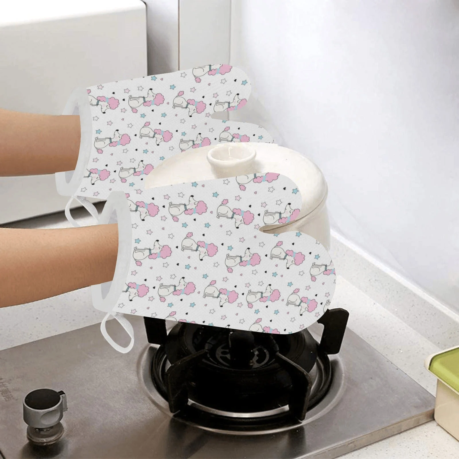 Cute Poodle Dog Star Pattern Heat Resistant Oven Mitts Pot Holders Set Cute Poodle Dog Star Pattern Heat Resistant Oven Mitts Pot Holders Set
