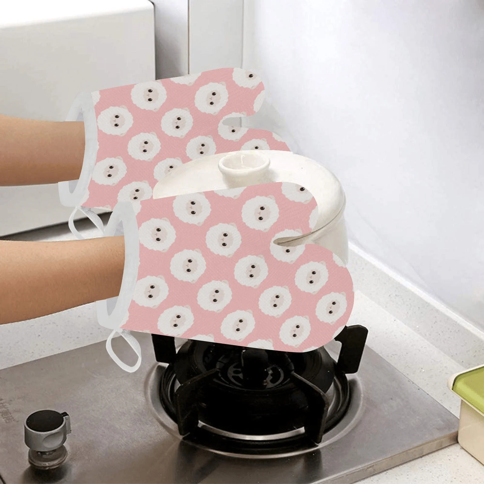Cute Sheep Pattern Heat Resistant Oven Mitts Pot Holders Set Cute Sheep Pattern Heat Resistant Oven Mitts Pot Holders Set