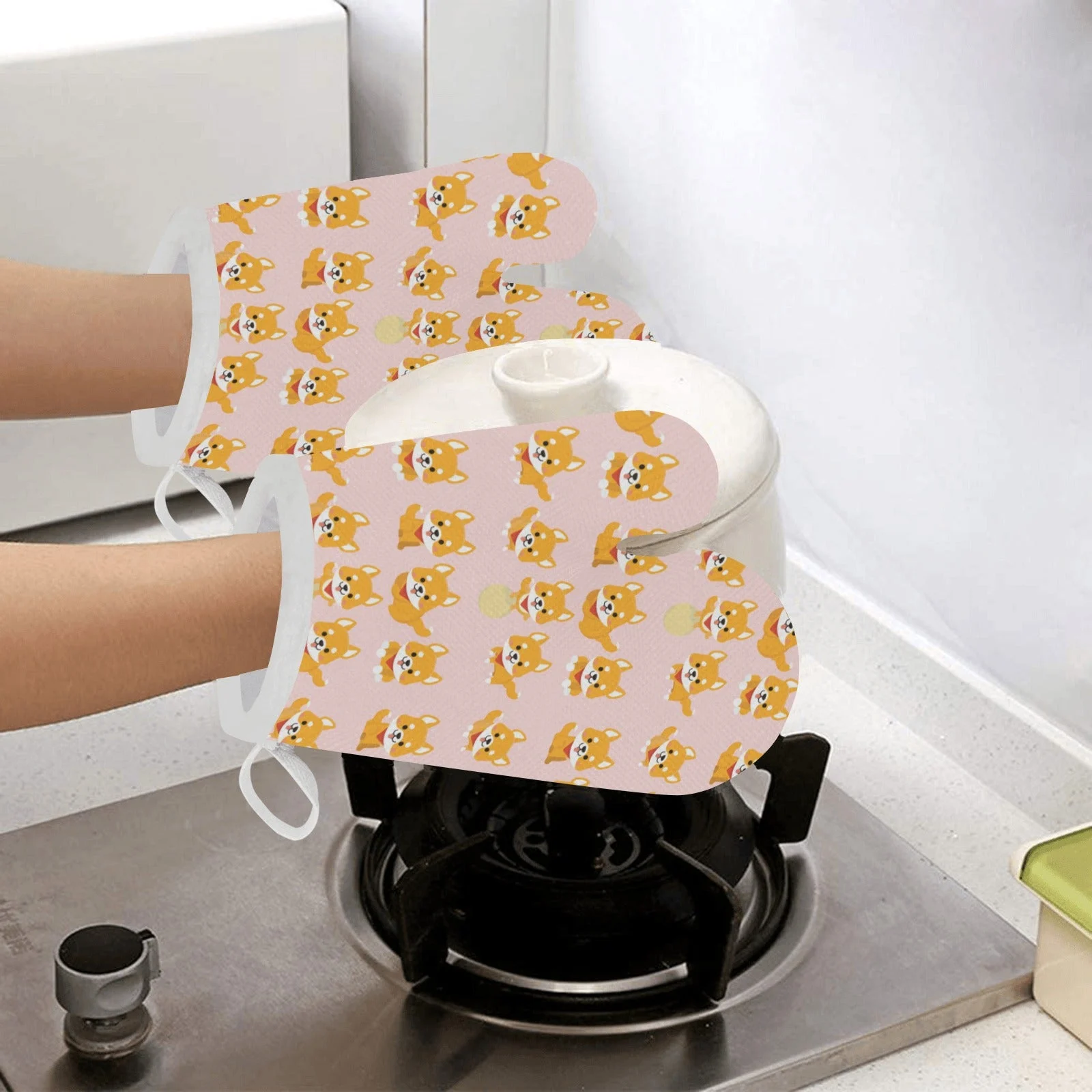 Cute Shiba Inu Dog Pattern Heat Resistant Oven Mitts Pot Holders Set Cute Shiba Inu Dog Pattern Heat Resistant Oven Mitts Pot Holders Set