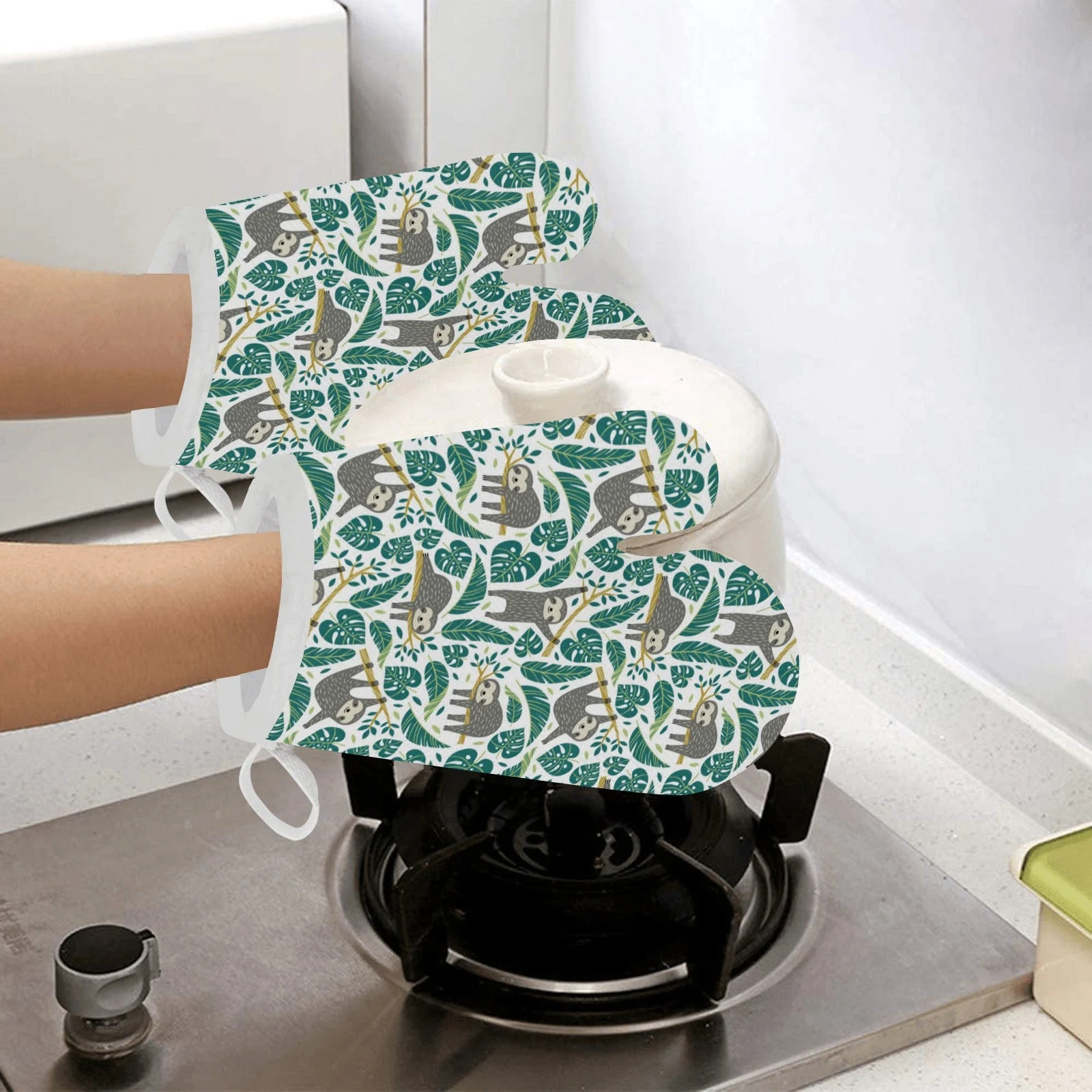 Cute Sloths Tropical Palm Leaves White Background Heat Resistant Oven Mitts Pot Holders Set Cute Sloths Tropical Palm Leaves White Background Heat Resistant Oven Mitts Pot Holders Set
