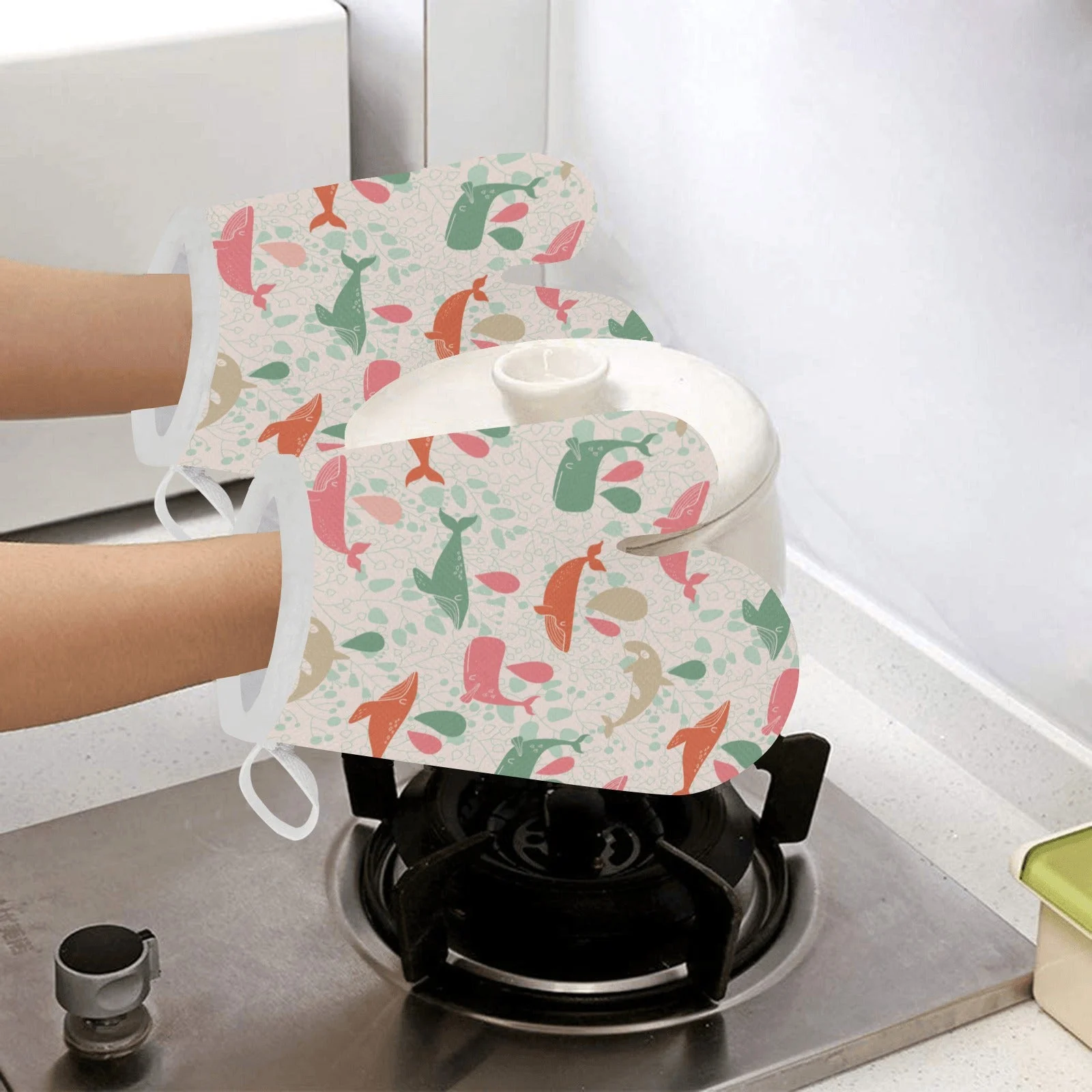 Cute Whale Pattern Heat Resistant Oven Mitts Pot Holders Set Cute Whale Pattern Heat Resistant Oven Mitts Pot Holders Set