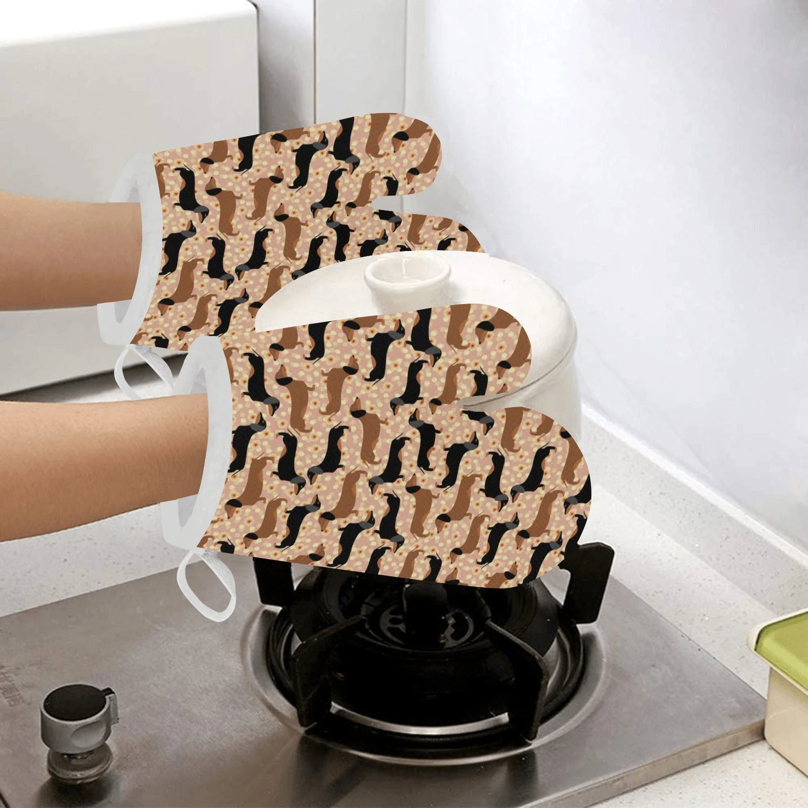 Dachshund Floral Background Heat Resistant Oven Mitts Pot Holders Set Dachshund Floral Background Heat Resistant Oven Mitts Pot Holders Set