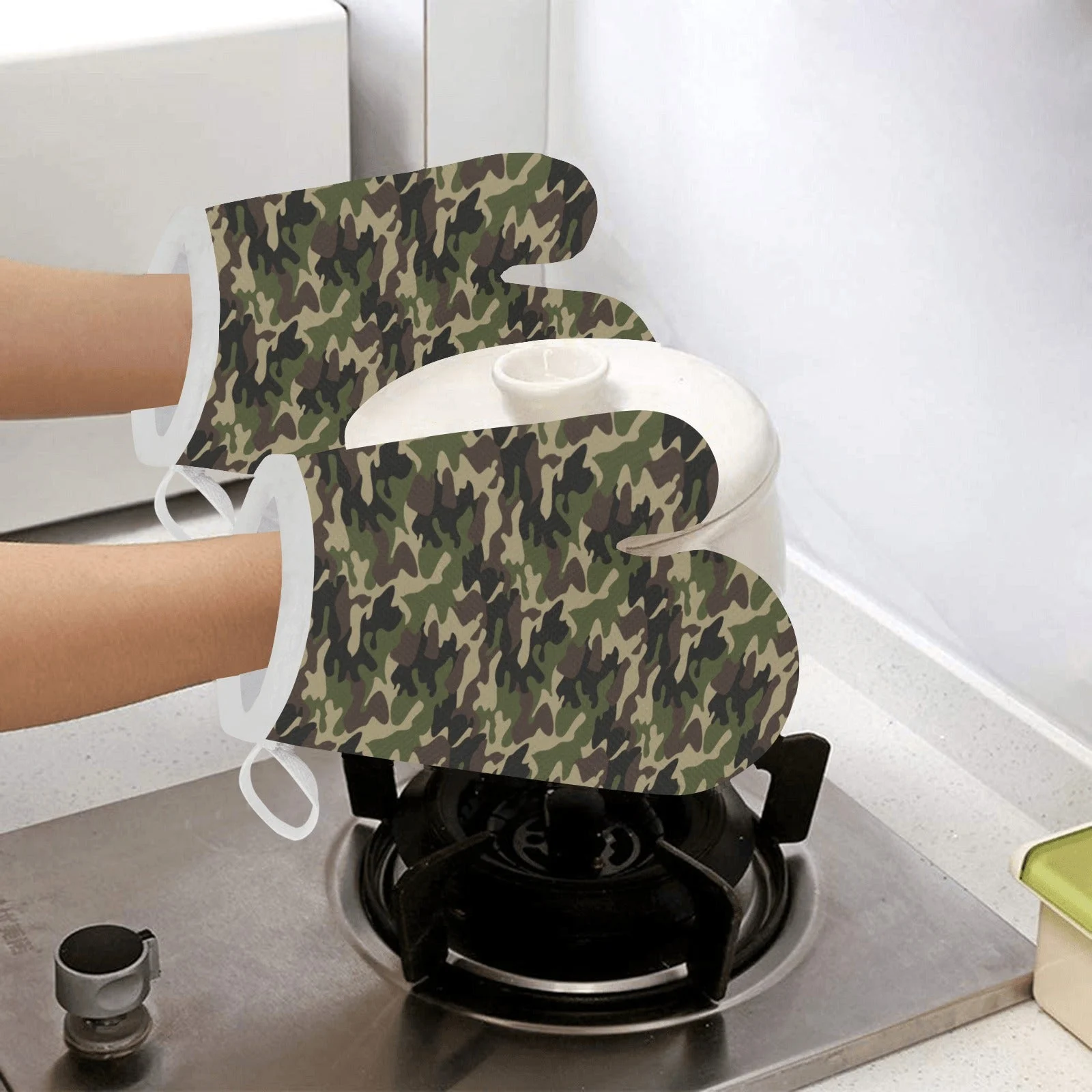 Dark Green Camouflage Pattern Heat Resistant Oven Mitts Pot Holders Set Dark Green Camouflage Pattern Heat Resistant Oven Mitts Pot Holders Set