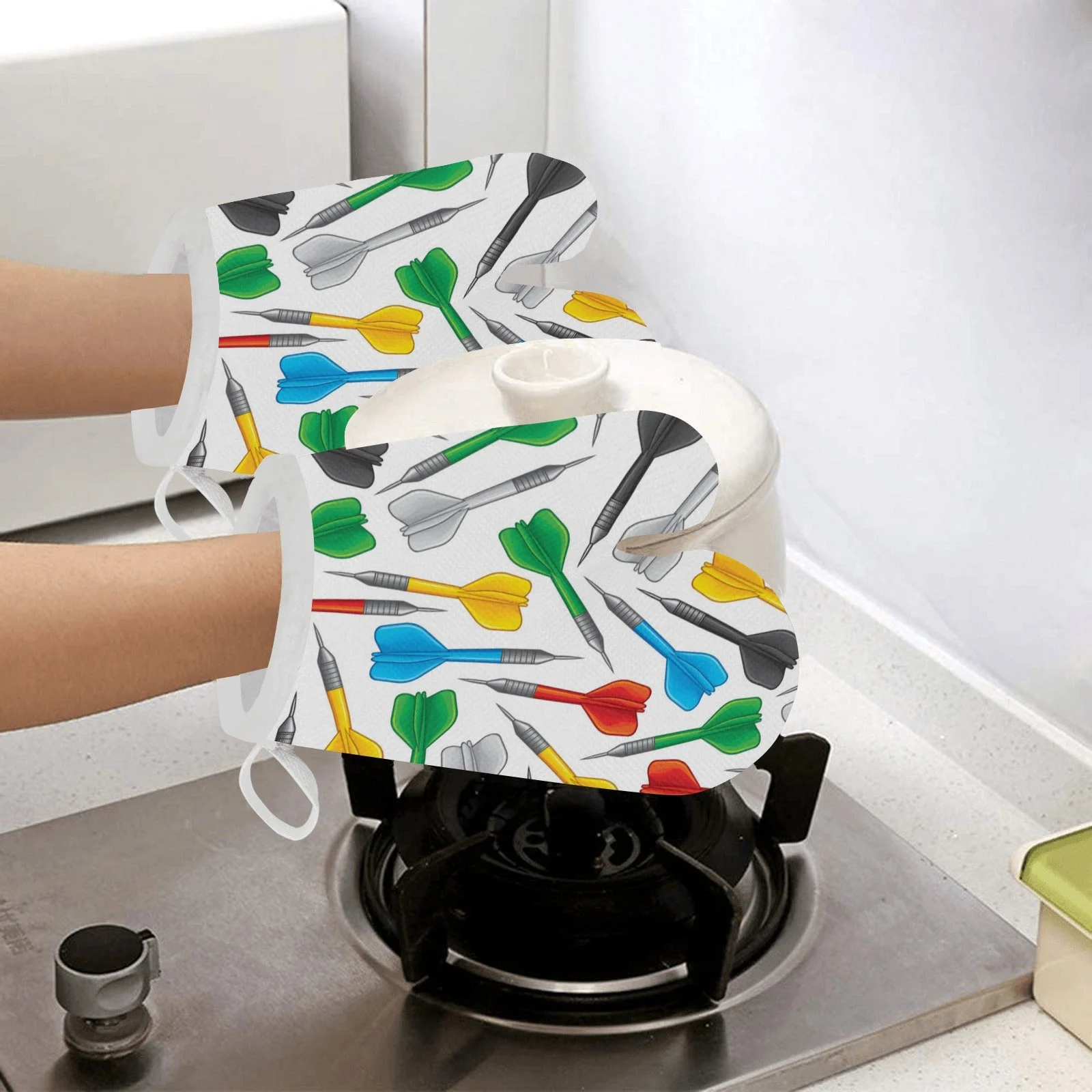 Darts Pattern Print Design 03 Heat Resistant Oven Mitts Pot Holders Set Darts Pattern Print Design 03 Heat Resistant Oven Mitts Pot Holders Set