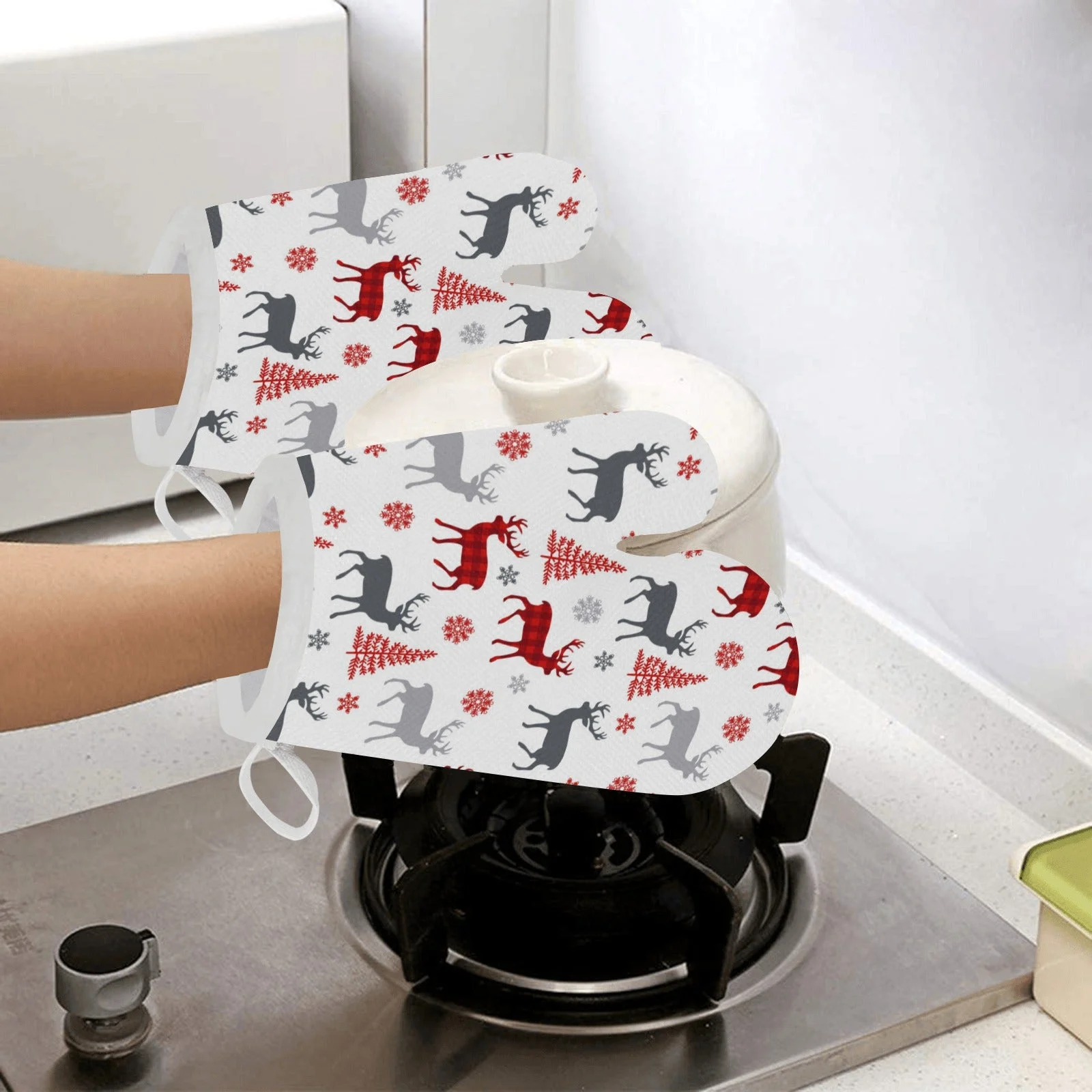 Deer Tree Snowflakes Christmas Pattern Heat Resistant Oven Mitts Pot Holders Set Deer Tree Snowflakes Christmas Pattern Heat Resistant Oven Mitts Pot Holders Set