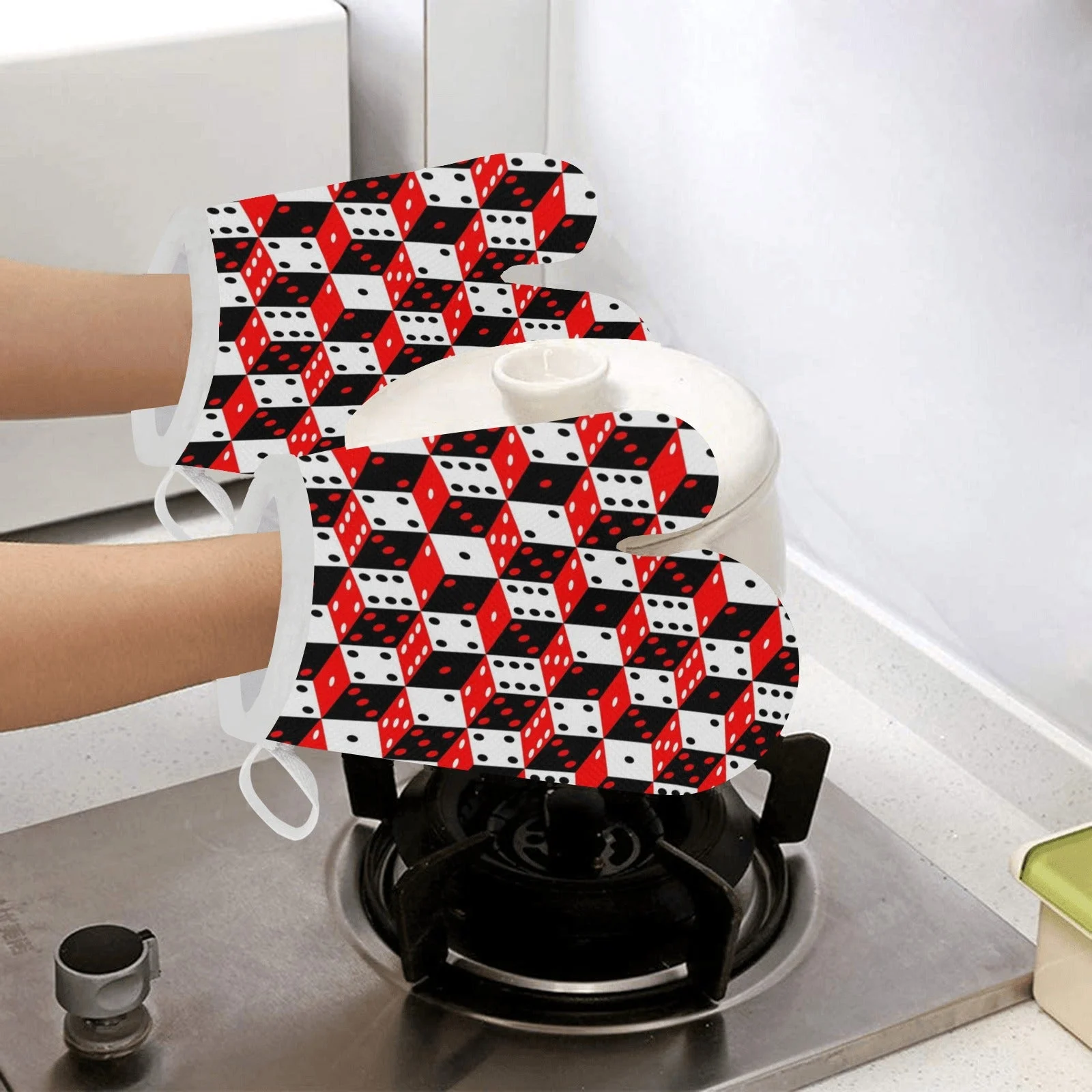 Dice Pattern Print Design 02 Heat Resistant Oven Mitts Pot Holders Set Dice Pattern Print Design 02 Heat Resistant Oven Mitts Pot Holders Set