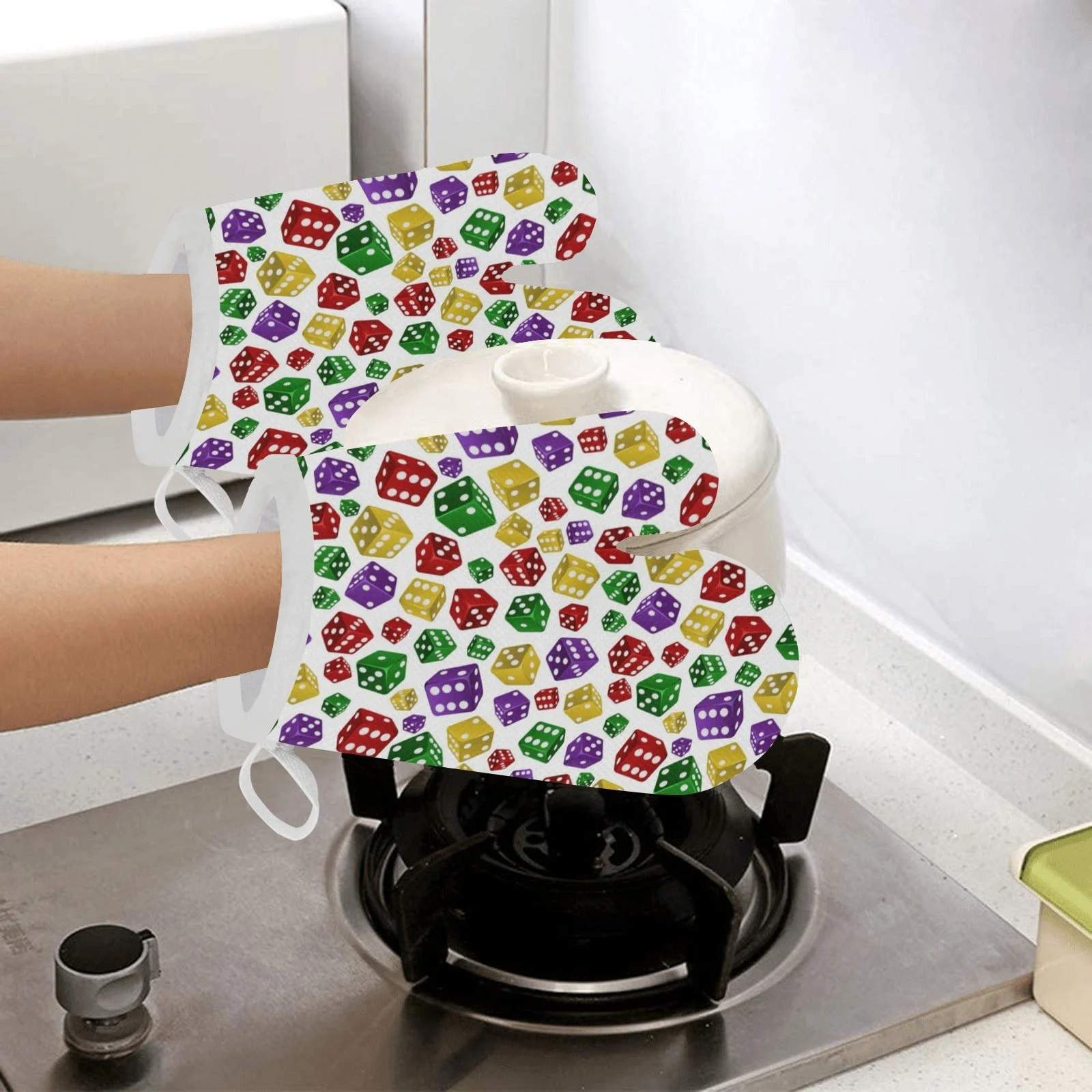 Dice Pattern Print Design 03 Heat Resistant Oven Mitts Pot Holders Set Dice Pattern Print Design 03 Heat Resistant Oven Mitts Pot Holders Set