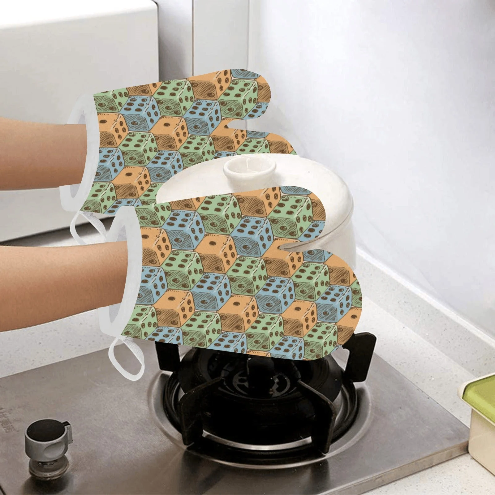 Dice Pattern Print Design 05 Heat Resistant Oven Mitts Pot Holders Set Dice Pattern Print Design 05 Heat Resistant Oven Mitts Pot Holders Set