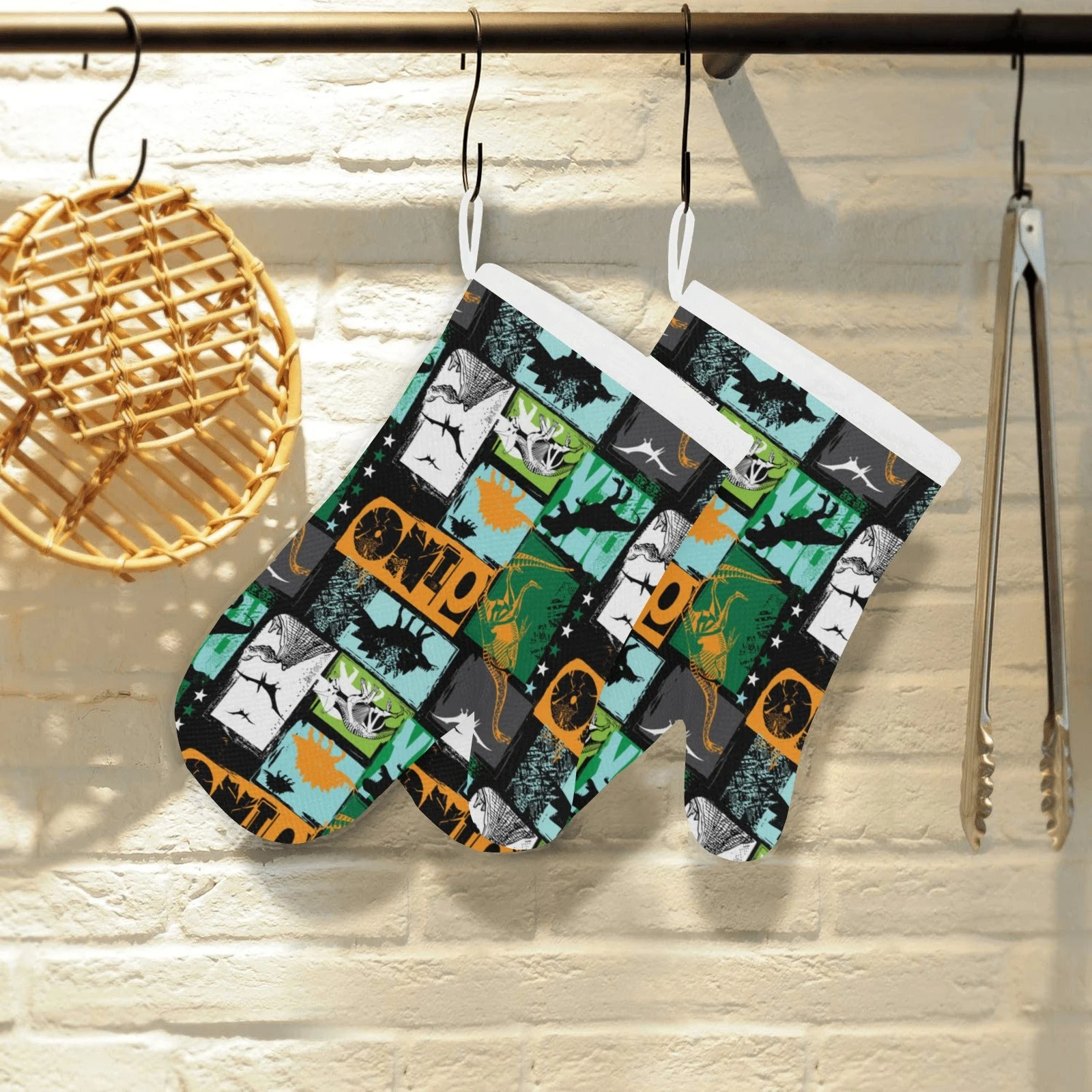 Dinosaurs Print Pattern Heat Resistant Oven Mitts Pot Holders Set Dinosaurs Print Pattern Heat Resistant Oven Mitts Pot Holders Set