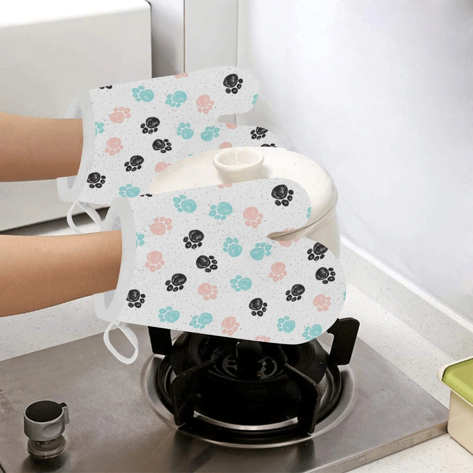 Dog Paws Pattern Print Design 04 Heat Resistant Oven Mitts Pot Holders Set Dog Paws Pattern Print Design 04 Heat Resistant Oven Mitts Pot Holders Set