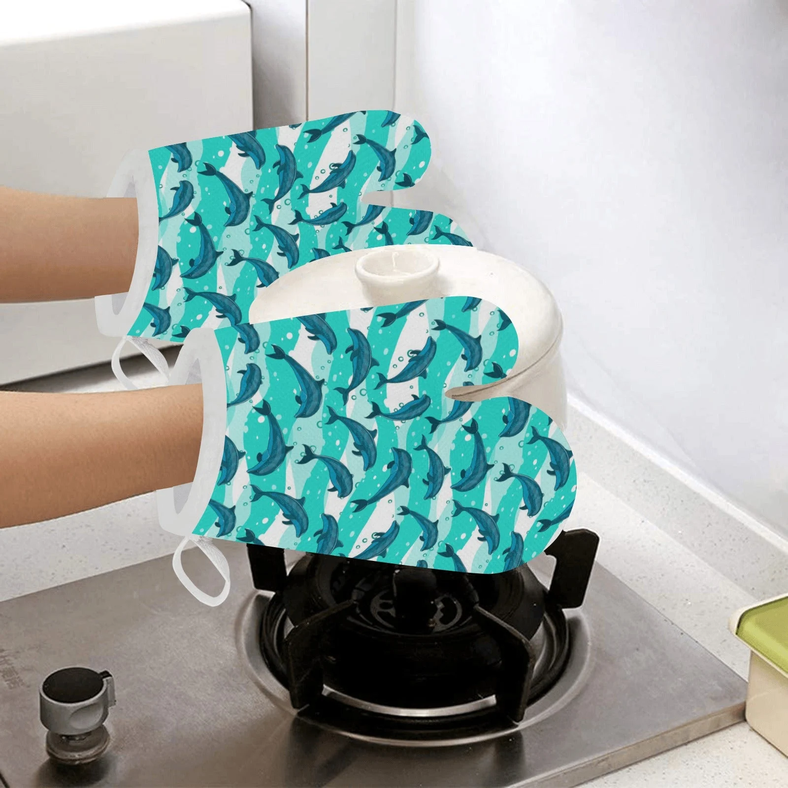 Dolphin Sea Pattern Heat Resistant Oven Mitts Pot Holders Set Dolphin Sea Pattern Heat Resistant Oven Mitts Pot Holders Set