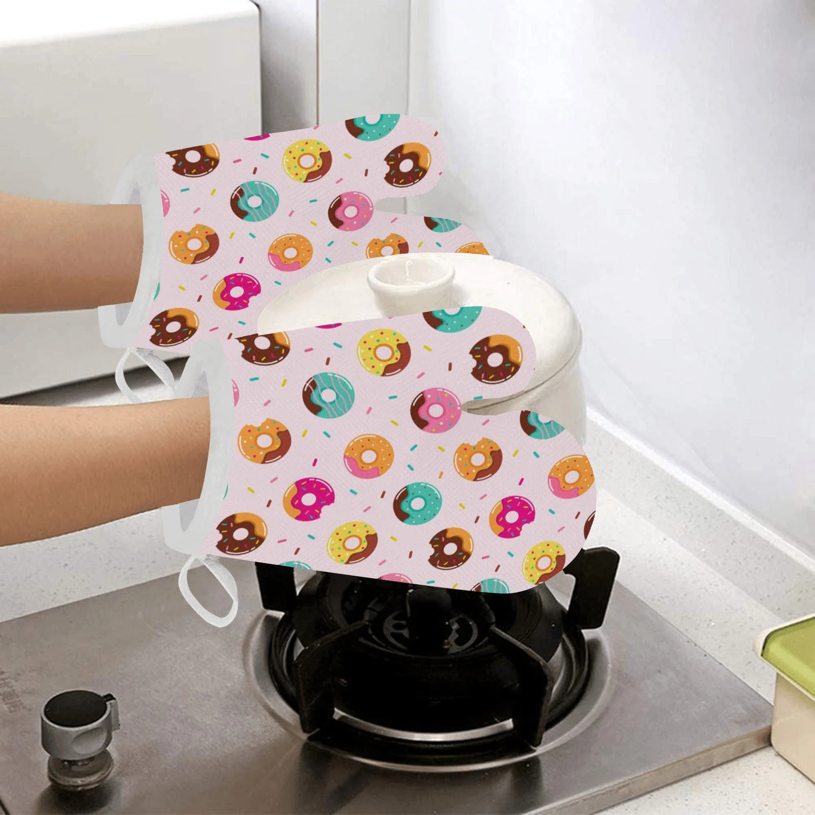 Donut Pattern Glaze Pink Background Heat Resistant Oven Mitts Pot Holders Set Donut Pattern Glaze Pink Background Heat Resistant Oven Mitts Pot Holders Set