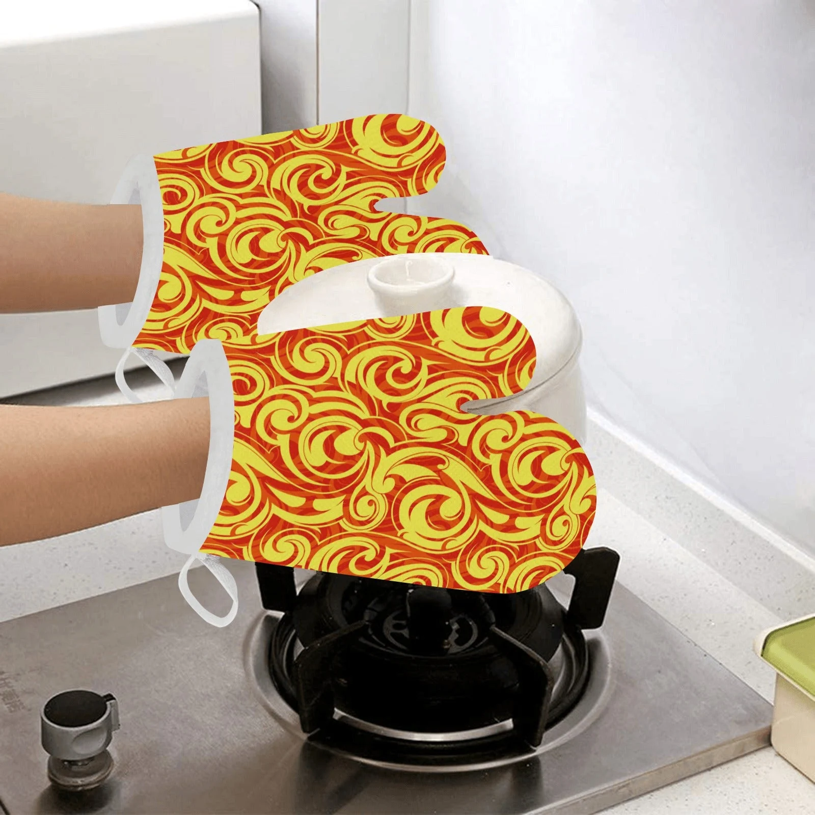 Fire Flame Design Pattern Heat Resistant Oven Mitts Pot Holders Set Fire Flame Design Pattern Heat Resistant Oven Mitts Pot Holders Set