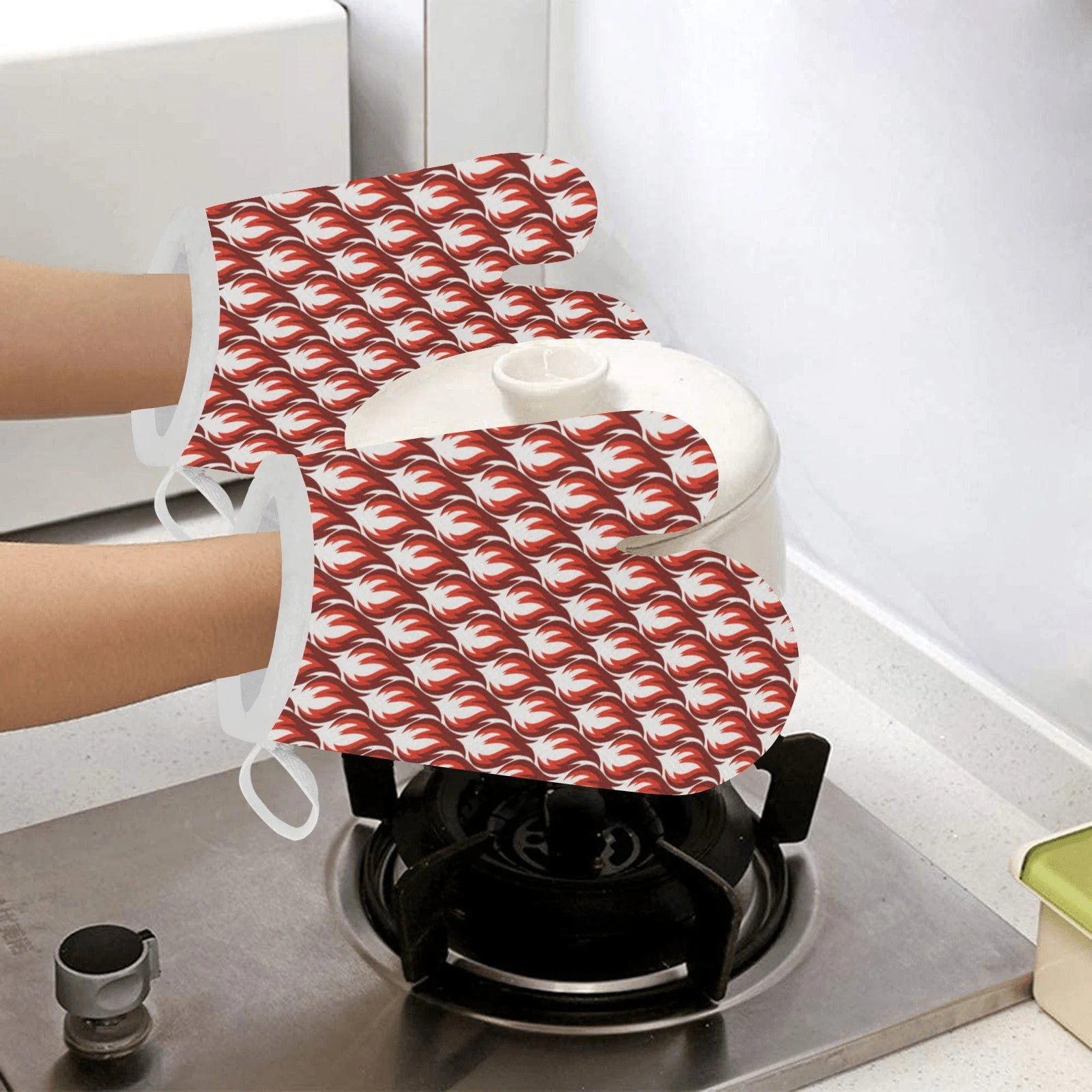 Fire Flame Symbol Design Pattern Heat Resistant Oven Mitts Pot Holders Set Fire Flame Symbol Design Pattern Heat Resistant Oven Mitts Pot Holders Set