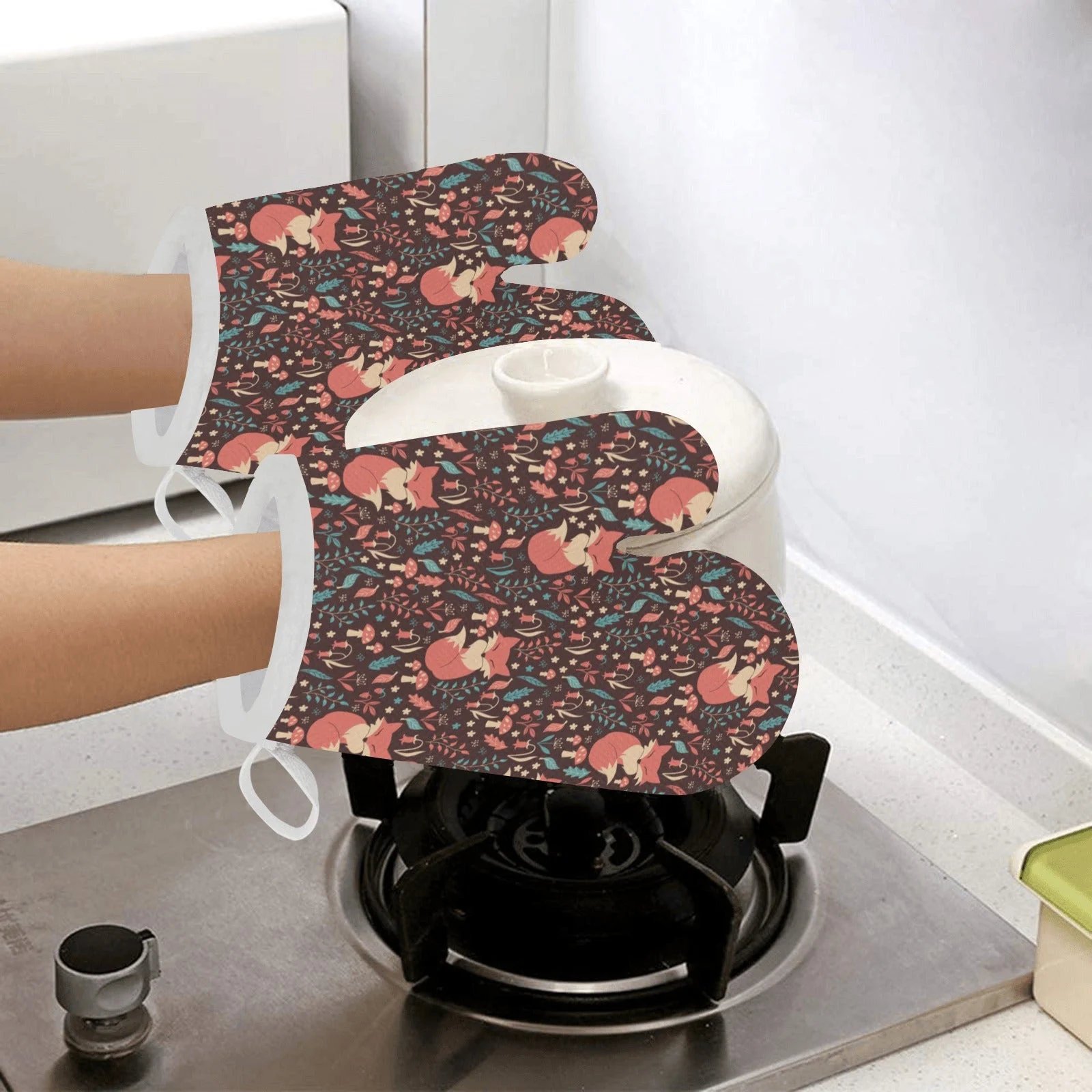 Fox Leaves Mushroom Pattern Heat Resistant Oven Mitts Pot Holders Set Fox Leaves Mushroom Pattern Heat Resistant Oven Mitts Pot Holders Set