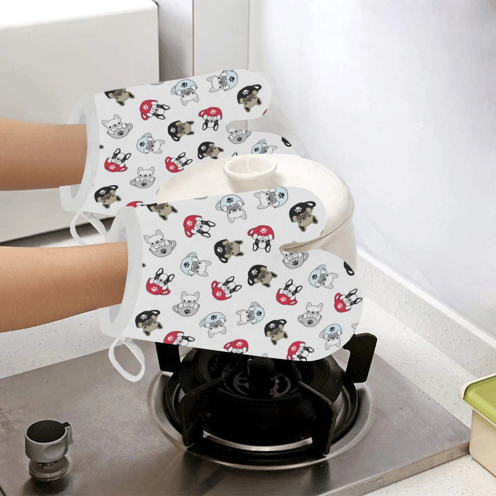 French Bulldog Cup Paw Pattern Heat Resistant Oven Mitts Pot Holders Set French Bulldog Cup Paw Pattern Heat Resistant Oven Mitts Pot Holders Set