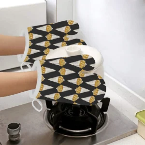 French Fries Dark Background Heat Resistant Oven Mitts Pot Holders Set