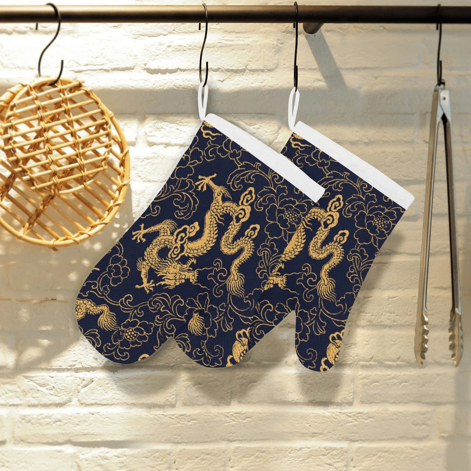 Gold Dragon Pattern Heat Resistant Oven Mitts Pot Holders Set Gold Dragon Pattern Heat Resistant Oven Mitts Pot Holders Set