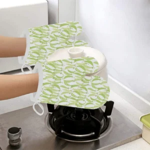 Green Peas Pattern Print Design 03 Heat Resistant Oven Mitts & Pot Holders Set