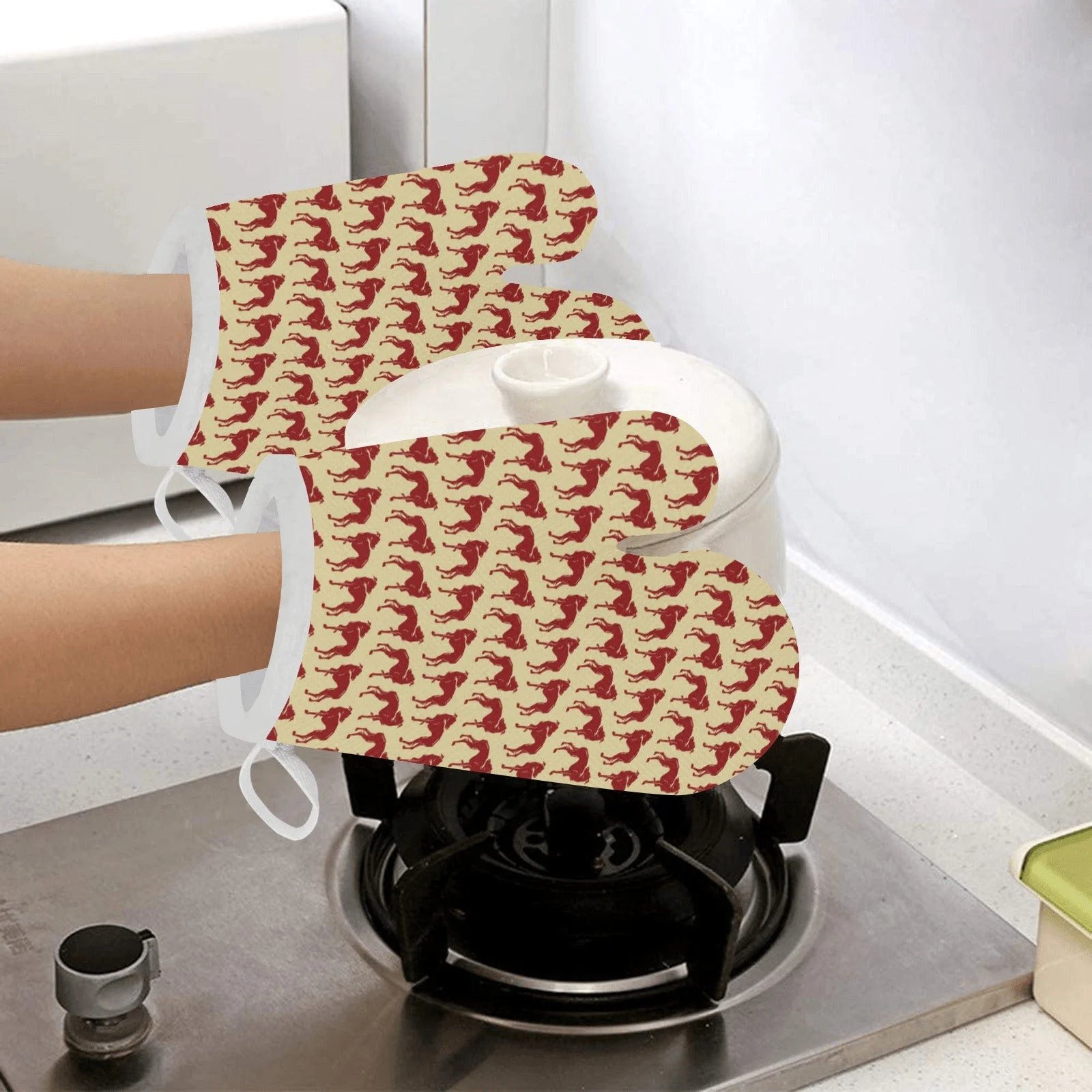 Greyhound Pattern Print Design 04 Heat Resistant Oven Mitts & Pot Holders Set Greyhound Pattern Print Design 04 Heat Resistant Oven Mitts & Pot Holders Set