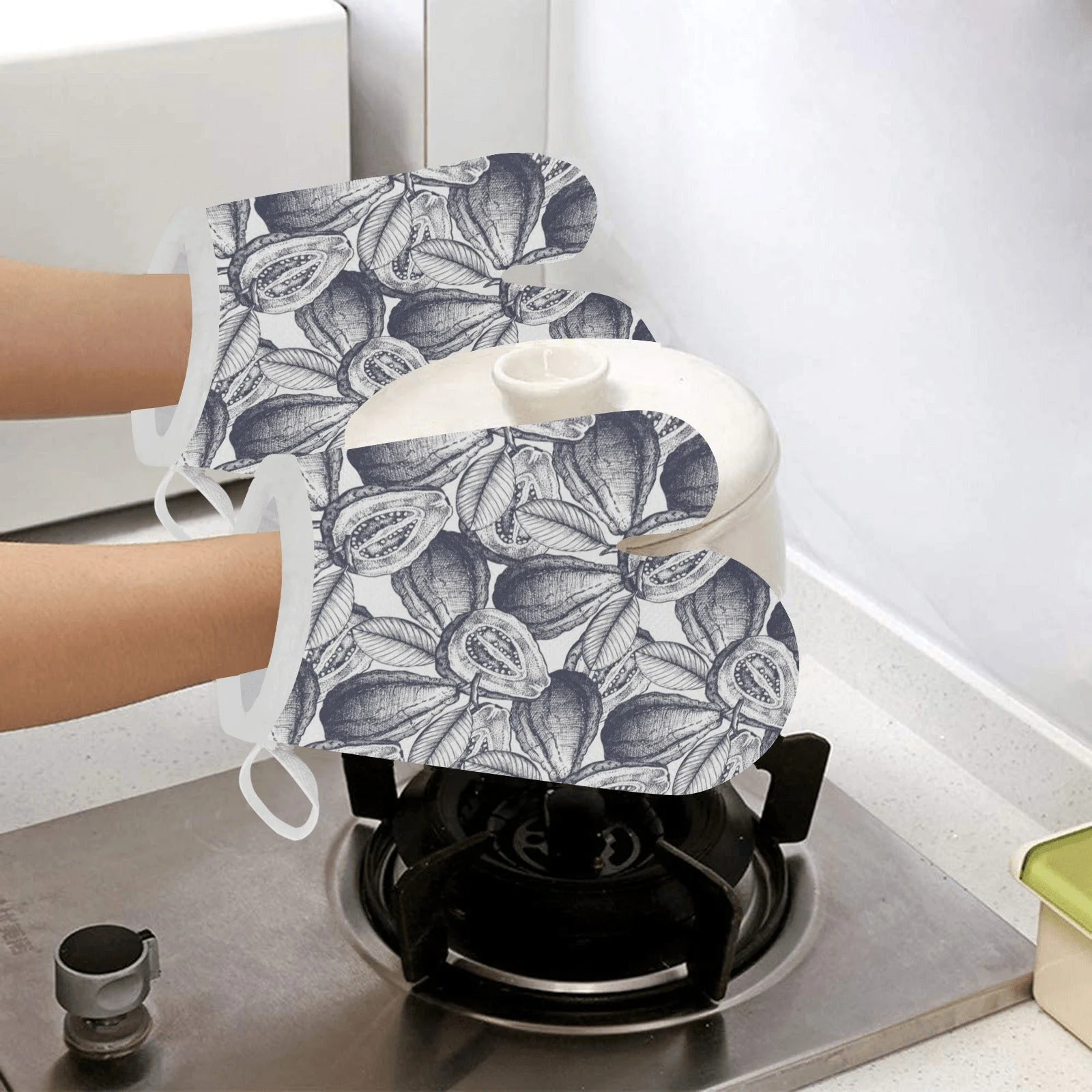 Guava Tropical Hand Drawn Pattern Heat Resistant Oven Mitts Pot Holders Set Guava Tropical Hand Drawn Pattern Heat Resistant Oven Mitts Pot Holders Set