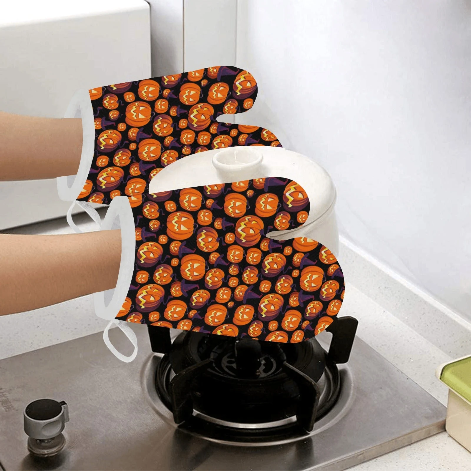 Halloween Pumpkin Pattern Heat Resistant Oven Mitts Pot Holders Set Halloween Pumpkin Pattern Heat Resistant Oven Mitts Pot Holders Set