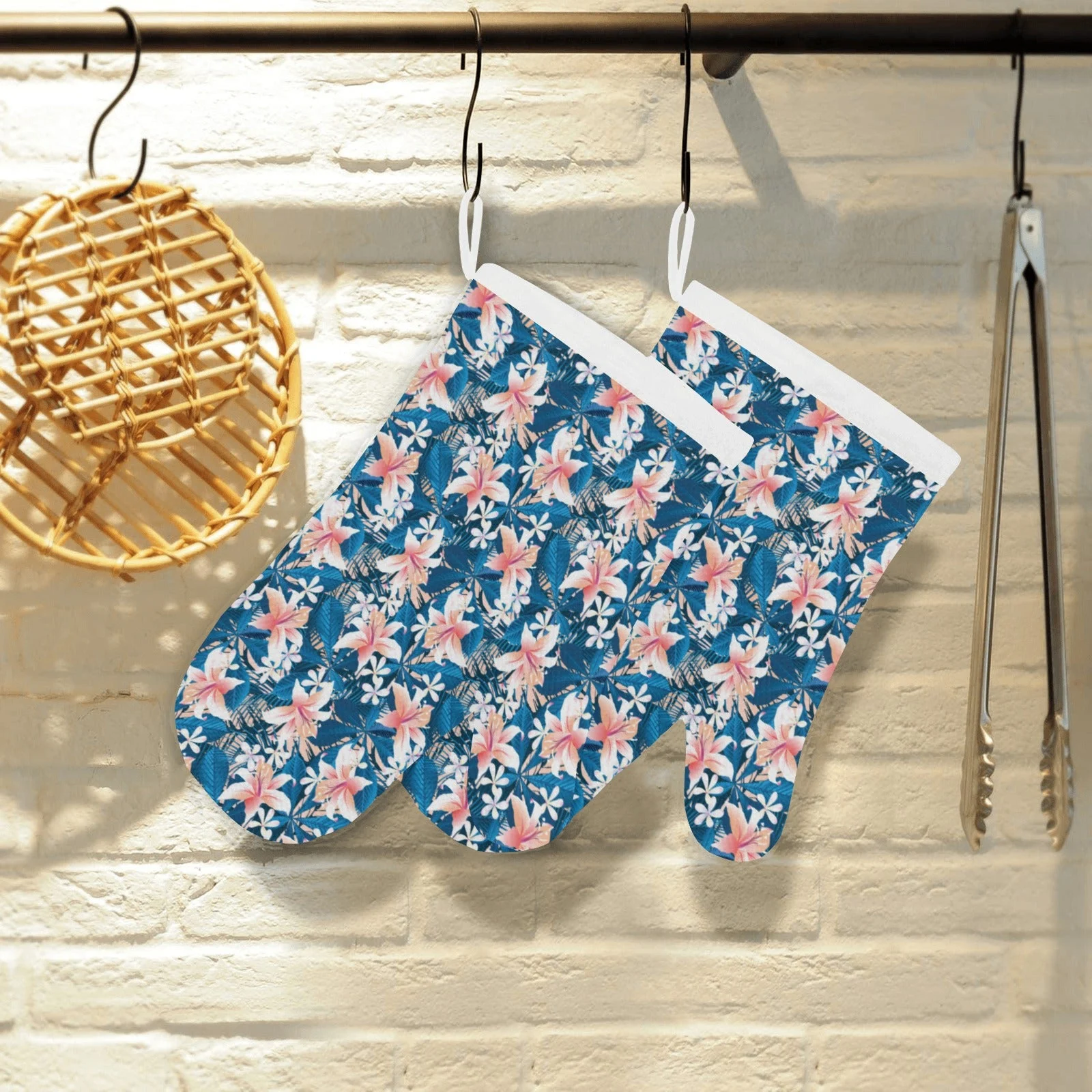 Hibiscus Pattern Print Design 02 Heat Resistant Oven Mitts & Pot Holders Set Hibiscus Pattern Print Design 02 Heat Resistant Oven Mitts & Pot Holders Set