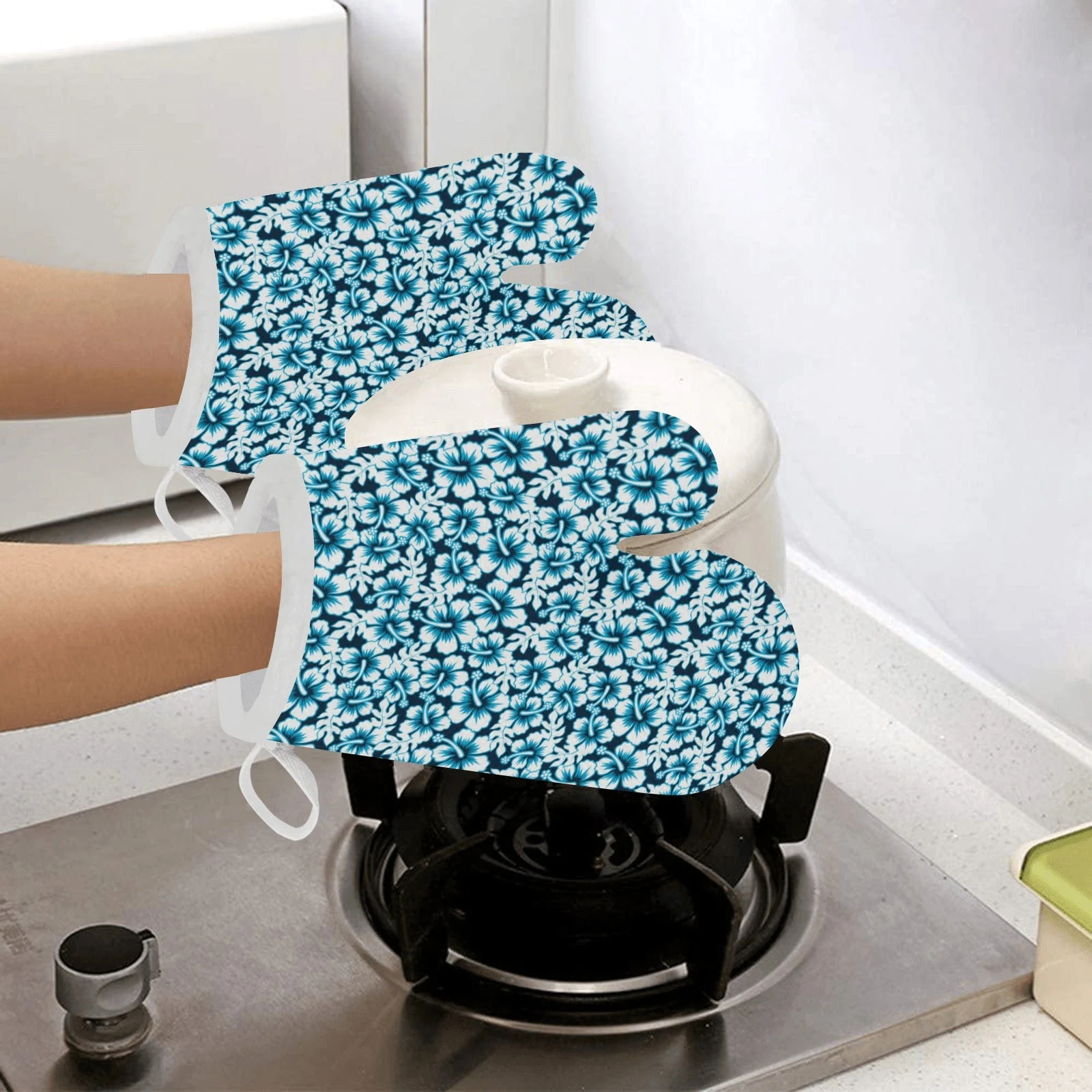 Hibiscus Pattern Print Design 04 Heat Resistant Oven Mitts & Pot Holders Set Hibiscus Pattern Print Design 04 Heat Resistant Oven Mitts & Pot Holders Set