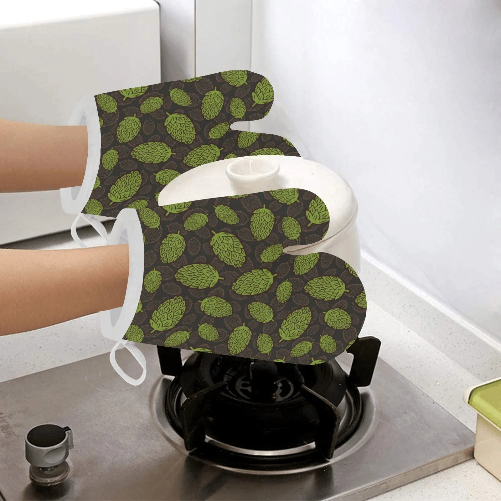 Hop Pattern Black Background Heat Resistant Oven Mitts Pot Holders Set Hop Pattern Black Background Heat Resistant Oven Mitts Pot Holders Set