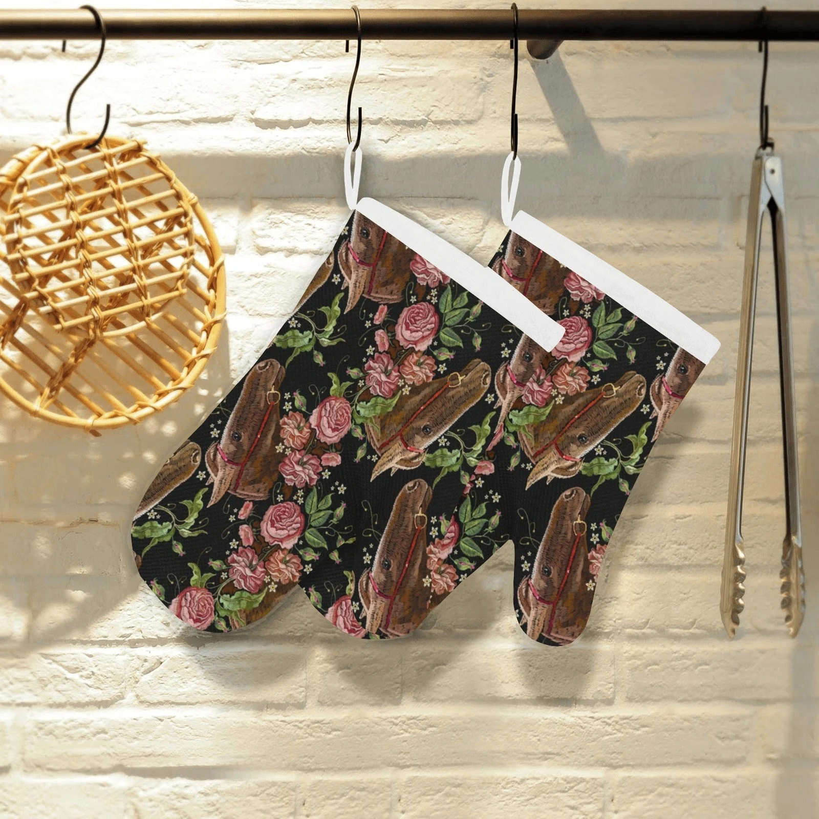 Horse Head Wild Roses Pattern Heat Resistant Oven Mitts Pot Holders Set Horse Head Wild Roses Pattern Heat Resistant Oven Mitts Pot Holders Set