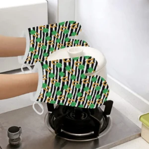 Horseshoes Pattern Print Design 01 Heat Resistant Oven Mitts & Pot Holders Set