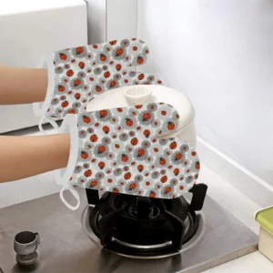 Ladybug Pattern Print Design 05 Heat Resistant Oven Mitts & Pot Holders Set