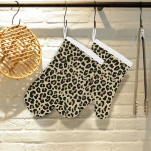 Leopard Print Design Pattern Heat Resistant Oven Mitts Pot Holders Set
