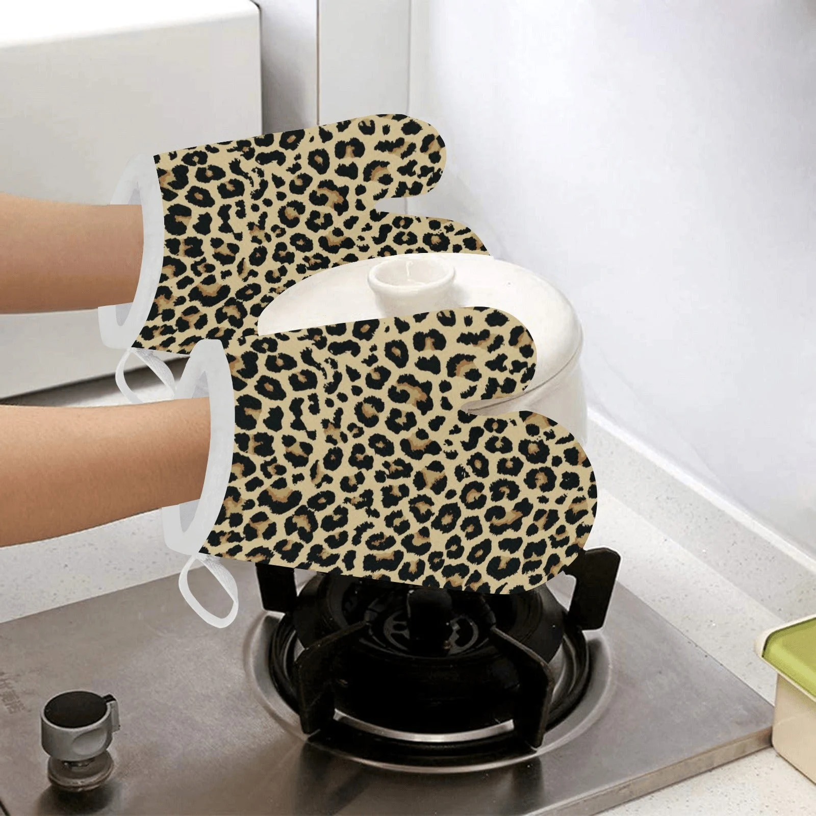 Leopard Print Design Pattern Heat Resistant Oven Mitts Pot Holders Set Leopard Print Design Pattern Heat Resistant Oven Mitts Pot Holders Set