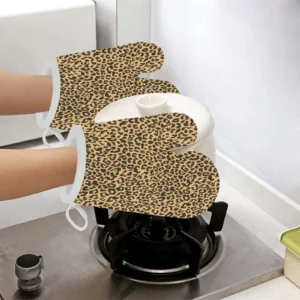 Leopard Skin Print Heat Resistant Oven Mitts Pot Holders Set