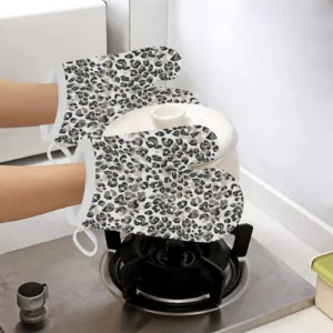 Leopard Skin Print Pattern Heat Resistant Oven Mitts Pot Holders Set