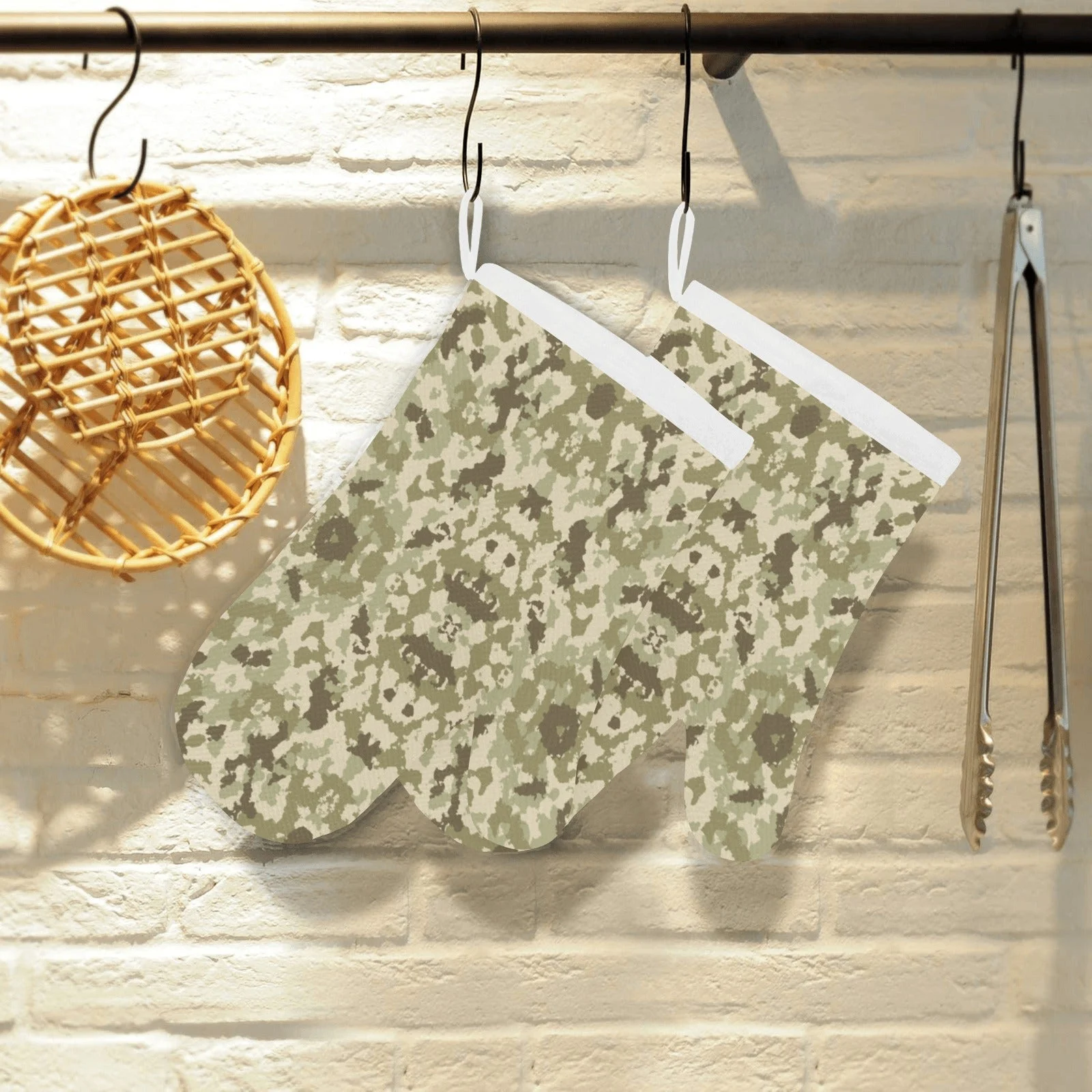 Light Green Camouflage Pattern Heat Resistant Oven Mitts Pot Holders Set Light Green Camouflage Pattern Heat Resistant Oven Mitts Pot Holders Set