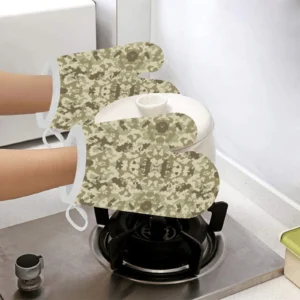 Light Green Camouflage Pattern Heat Resistant Oven Mitts Pot Holders Set