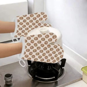 Lion Pattern Print Design 01 Heat Resistant Oven Mitts & Pot Holders Set