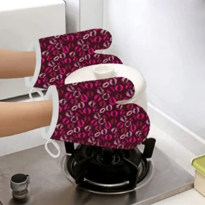 Lips Pattern Print Design 03 Heat Resistant Oven Mitts & Pot Holders Set