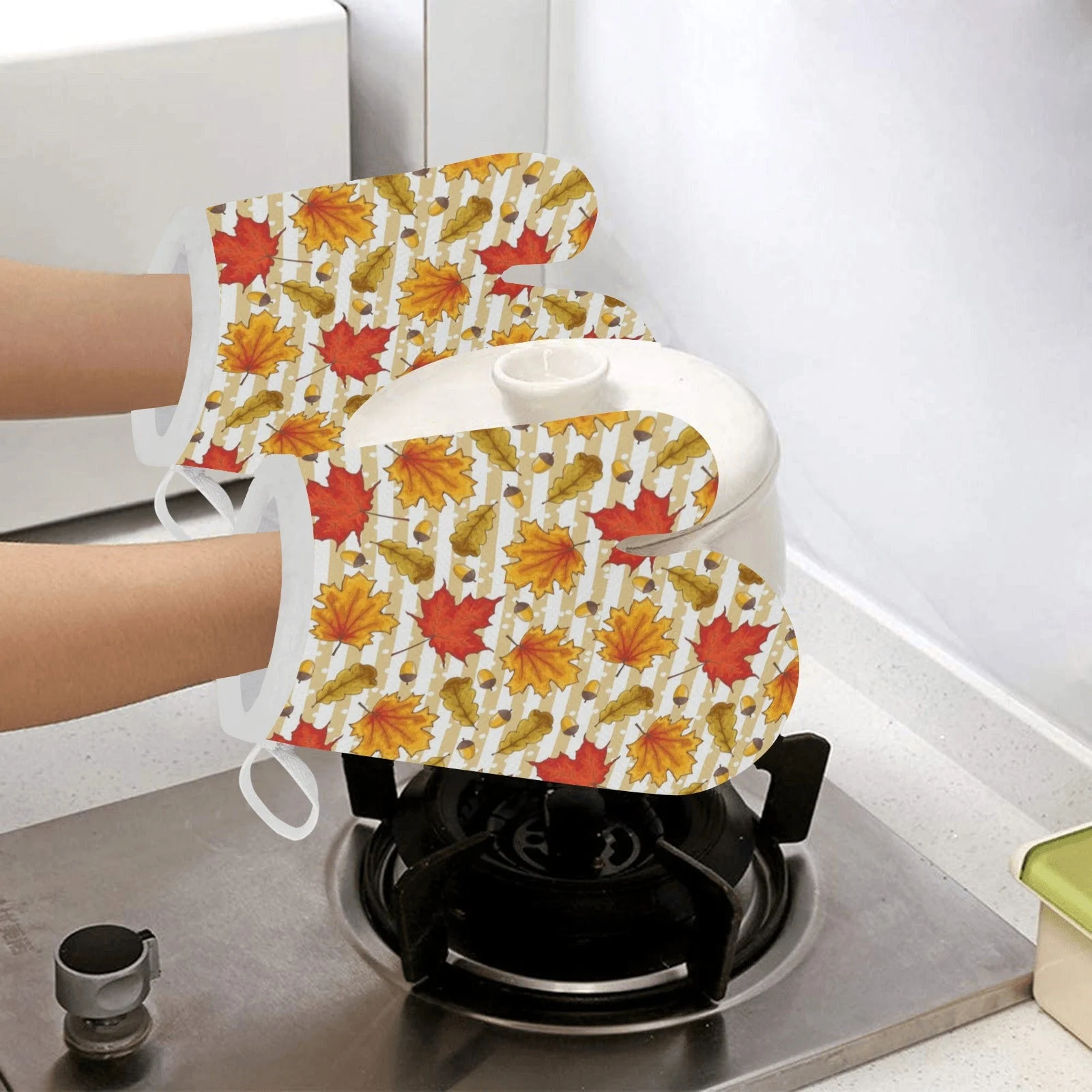 Maple Leaf Oak Leaf Acorns Beige Striped Background Heat Resistant Oven Mitts Pot Holders Set Maple Leaf Oak Leaf Acorns Beige Striped Background Heat Resistant Oven Mitts Pot Holders Set