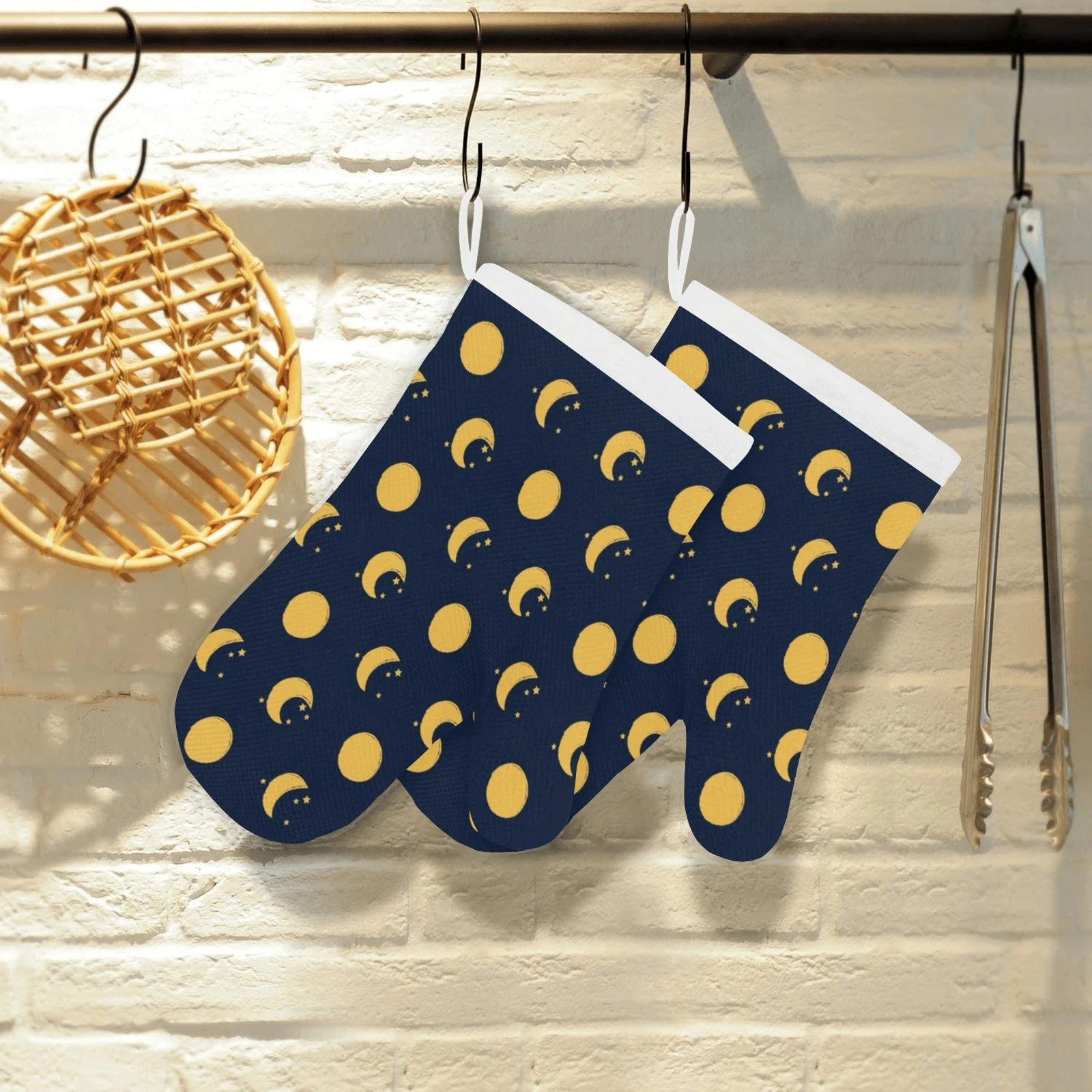 Moon Star Pattern Heat Resistant Oven Mitts Pot Holders Set Moon Star Pattern Heat Resistant Oven Mitts Pot Holders Set