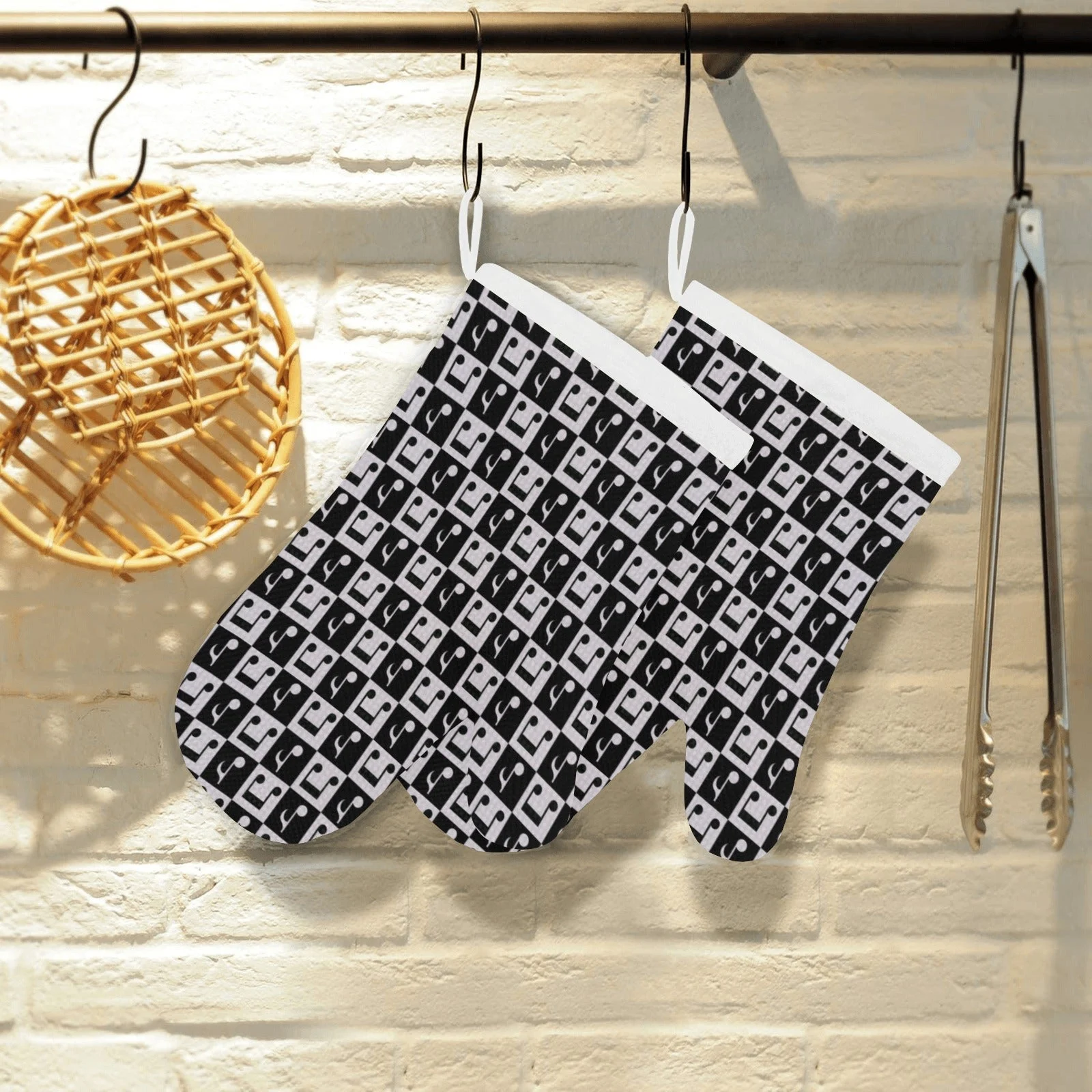 Music Notes Pattern Print Design 01 Heat Resistant Oven Mitts & Pot Holders Set Music Notes Pattern Print Design 01 Heat Resistant Oven Mitts & Pot Holders Set