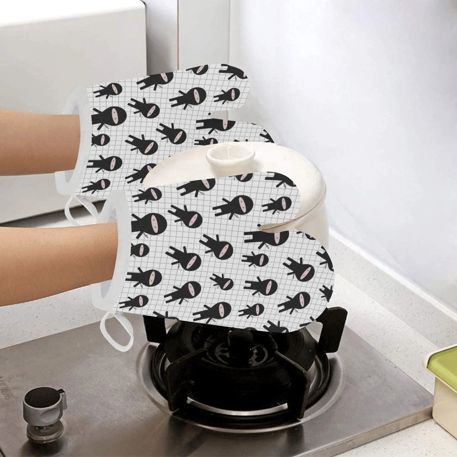 Ninja Pattern Plaid Background Heat Resistant Oven Mitts Pot Holders Set Ninja Pattern Plaid Background Heat Resistant Oven Mitts Pot Holders Set