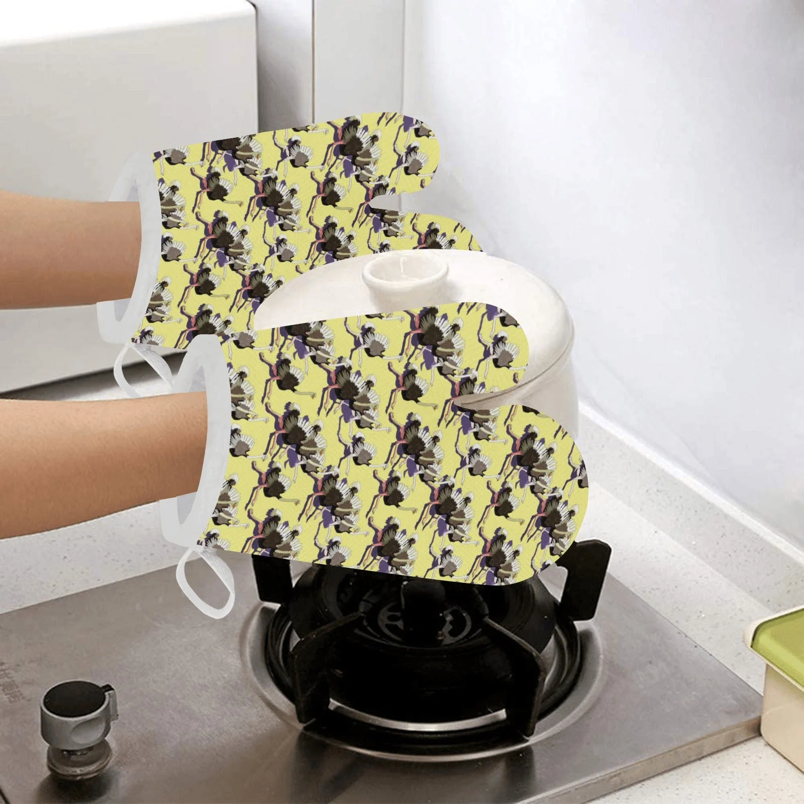 Ostrich Pattern Print Design 04 Heat Resistant Oven Mitts & Pot Holders Set Ostrich Pattern Print Design 04 Heat Resistant Oven Mitts & Pot Holders Set