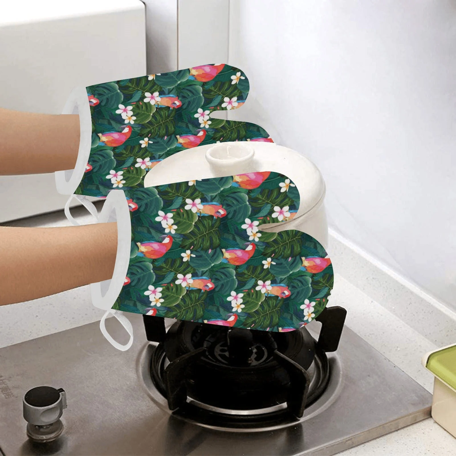 Parrot Palm Tree Leaves Flower Hibiscus Pattern Heat Resistant Oven Mitts Pot Holders Set Parrot Palm Tree Leaves Flower Hibiscus Pattern Heat Resistant Oven Mitts Pot Holders Set