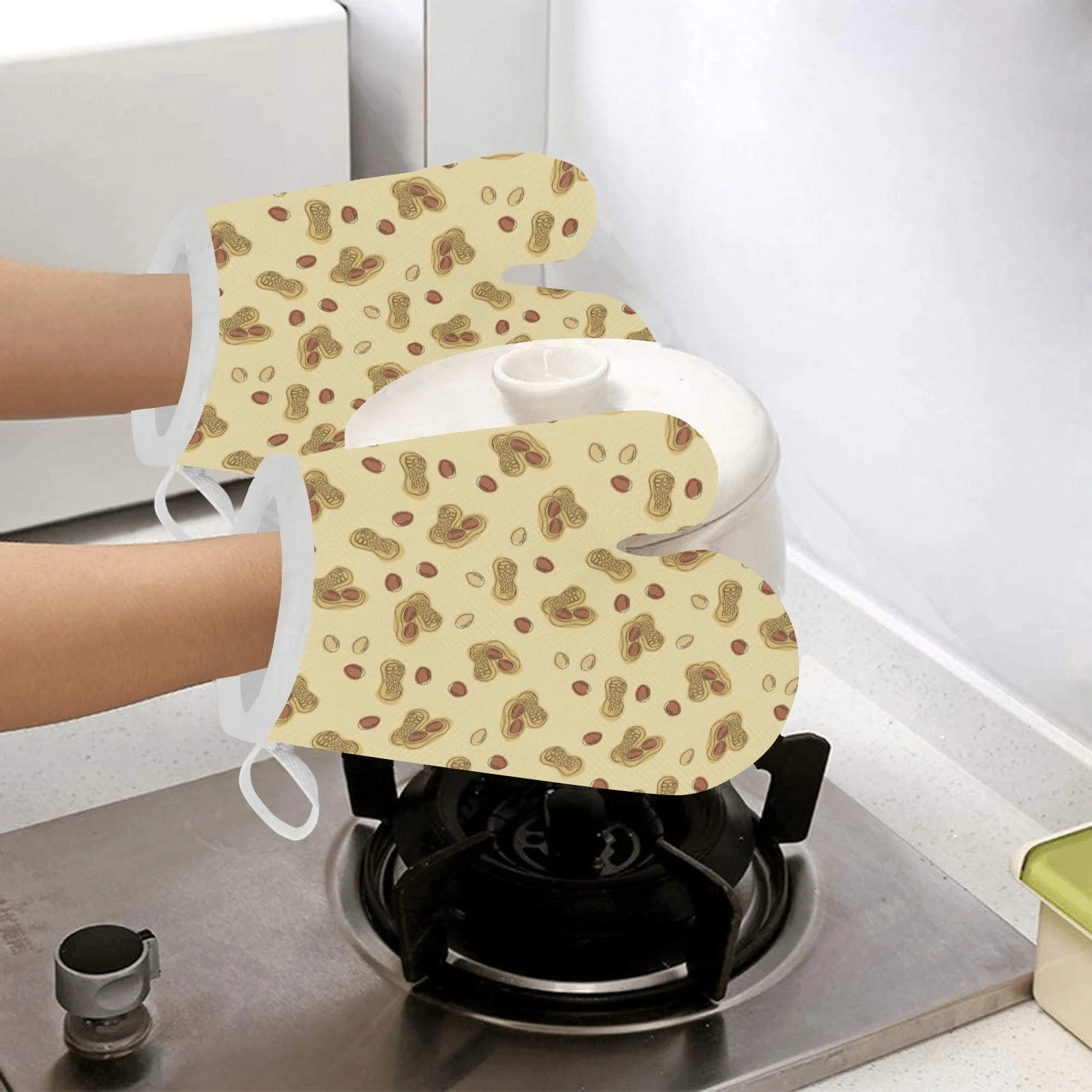 Peanuts Design Pattern Heat Resistant Oven Mitts Pot Holders Set Peanuts Design Pattern Heat Resistant Oven Mitts Pot Holders Set