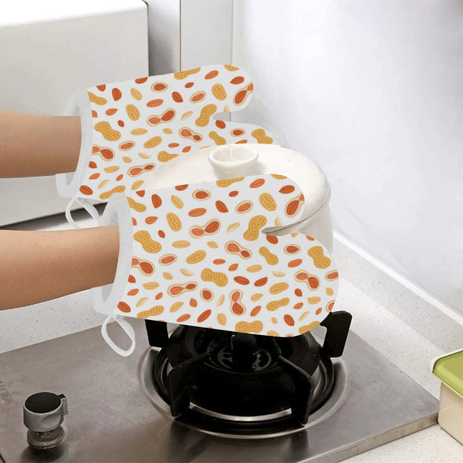Peanuts Pattern Heat Resistant Oven Mitts Pot Holders Set Peanuts Pattern Heat Resistant Oven Mitts Pot Holders Set